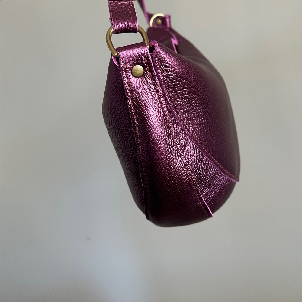 Portland Leather Metallic Plum Crossbody Bag with Hot Pink Trim - Picture 4 of 7